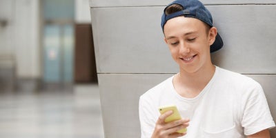 free parental control app, parental controls, tween boy on phone