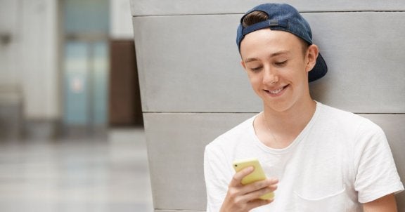 free parental control app, parental controls, tween boy on phone